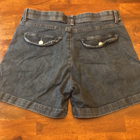 Shorts - Picture 2 of 2